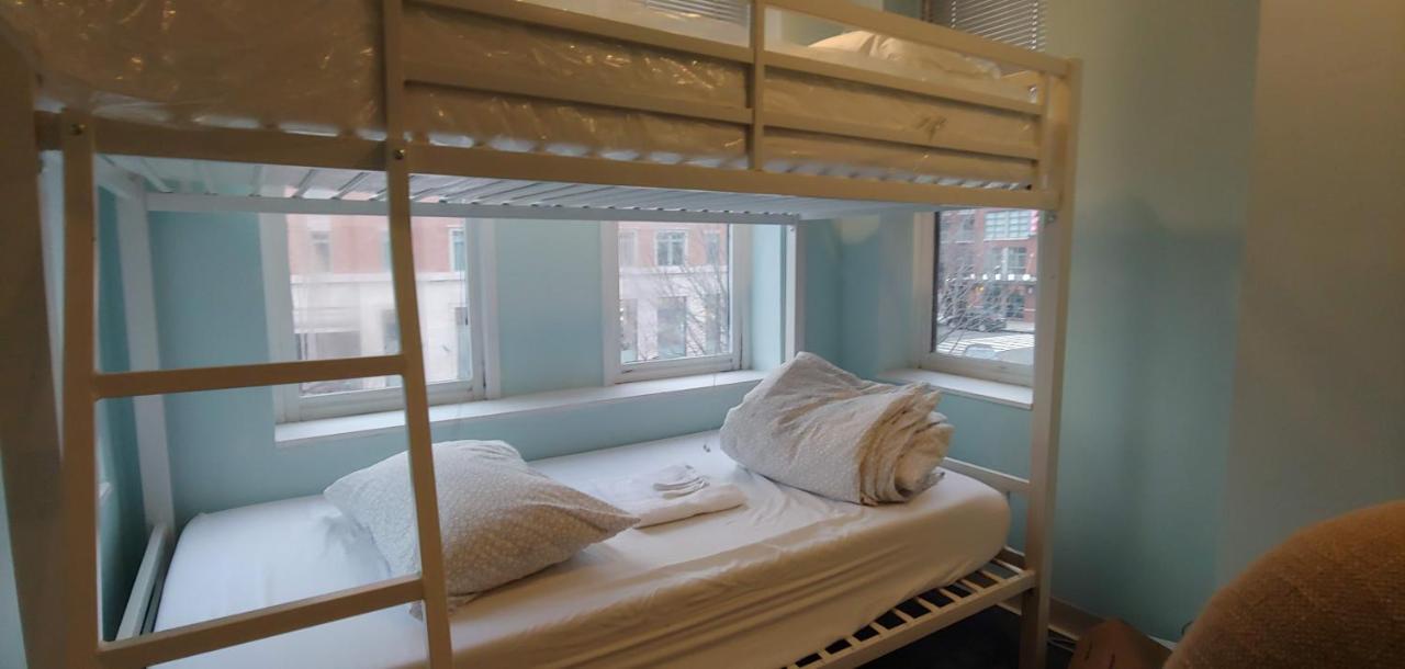 Kapselhotel U Street Capsule 2*